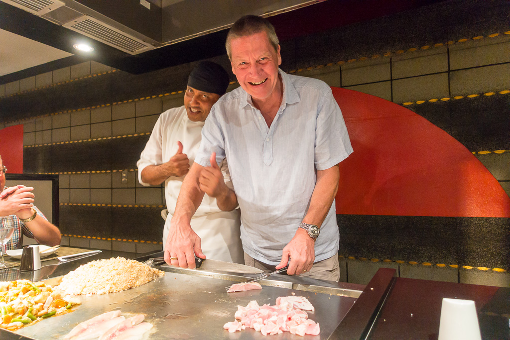 Laurie has a go at Teppanyaki